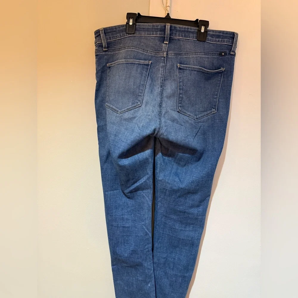 EUC Lucky Brand Blue Skinny Jeans with Distressed Look - Picture 2 of 6